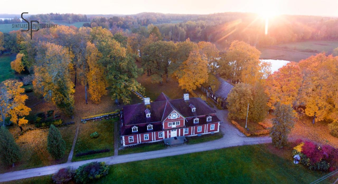Ungurmuiza Hotel Auciems Buitenkant foto