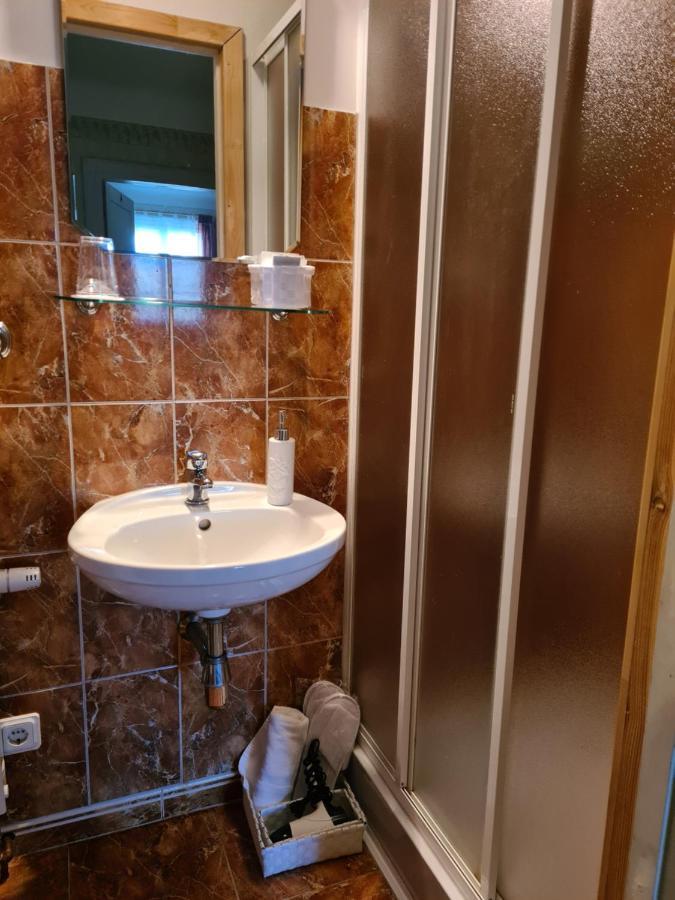 Ungurmuiza Hotel Auciems Buitenkant foto