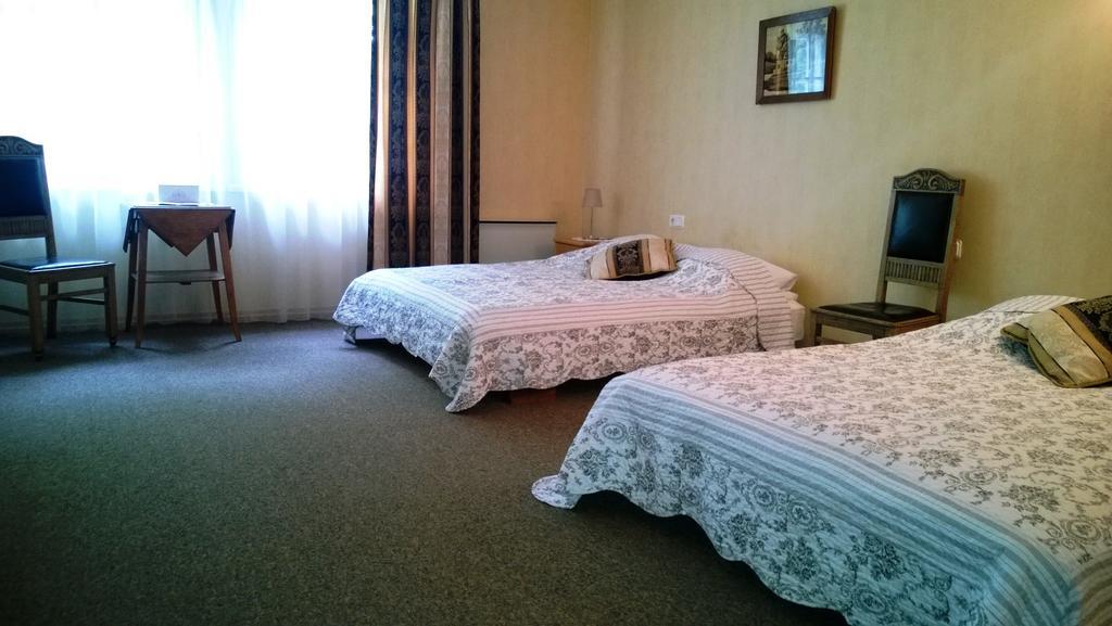Ungurmuiza Hotel Auciems Buitenkant foto