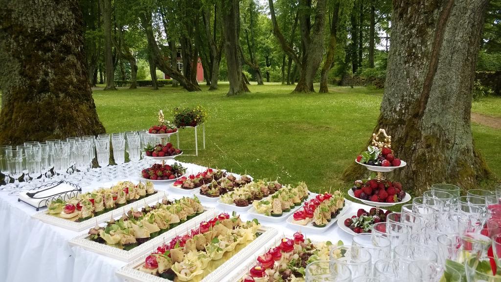 Ungurmuiza Hotel Auciems Buitenkant foto